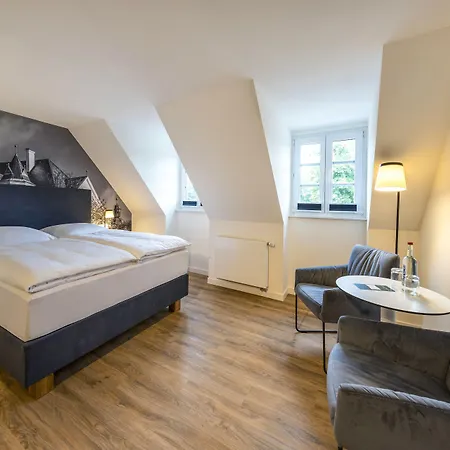 House 4*