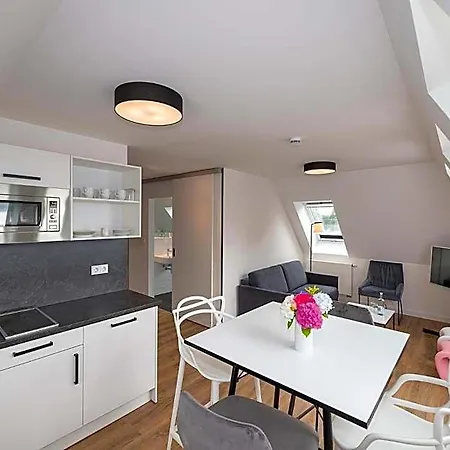 House Hotel 4*