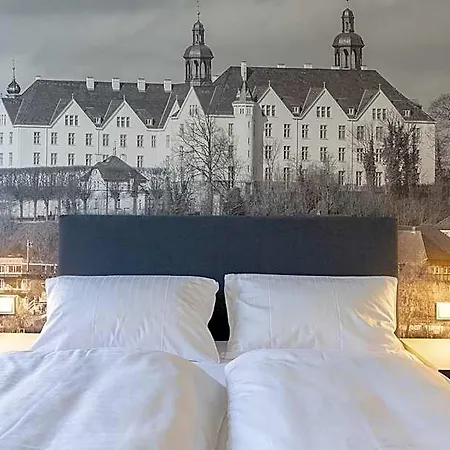 House Hotel